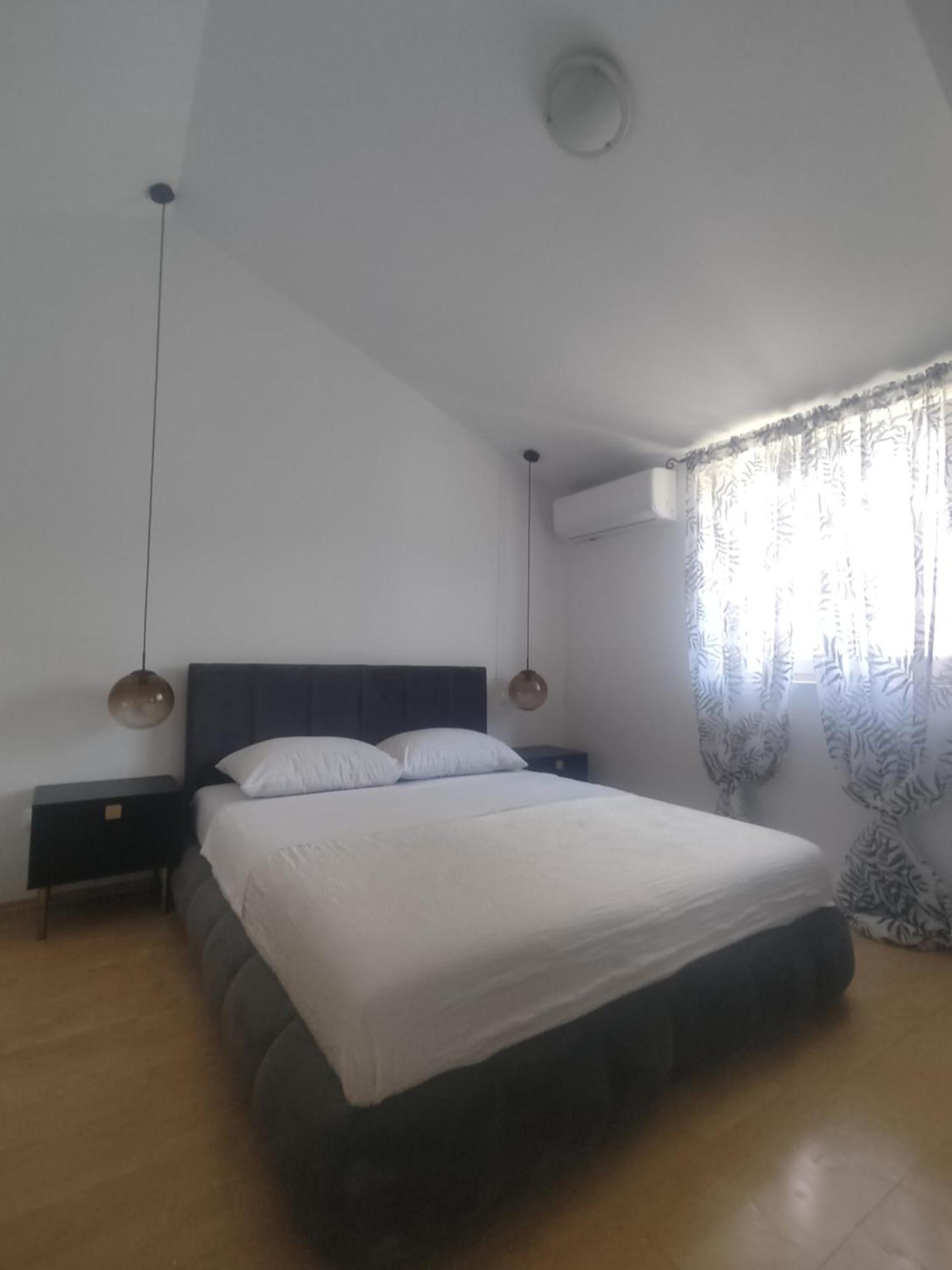 Apartments Villa Dalmatina Vodice Exterior photo